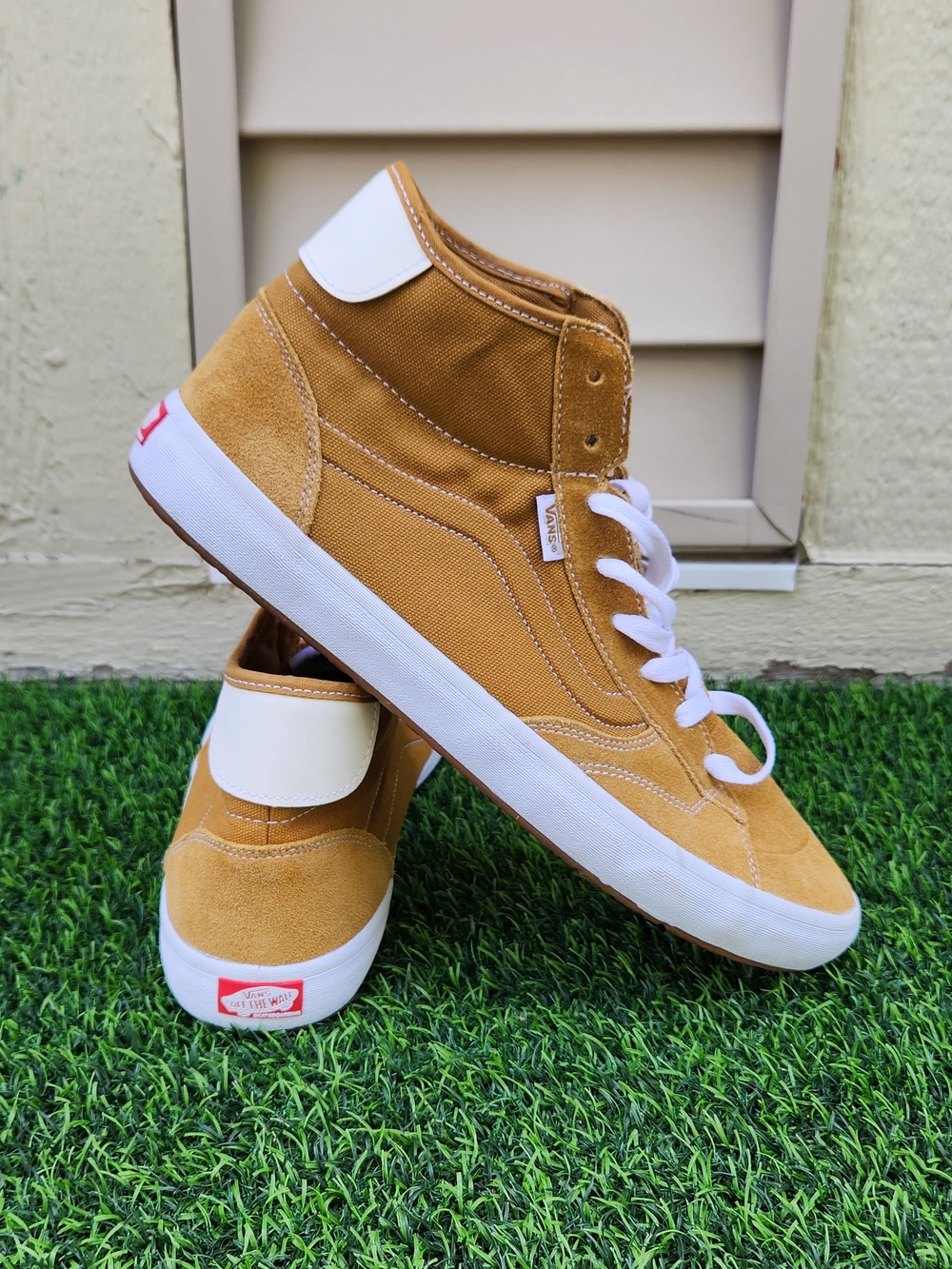 Men's Vans The Lizzie Suede High Top Sneakers in Gold & White, Size 13